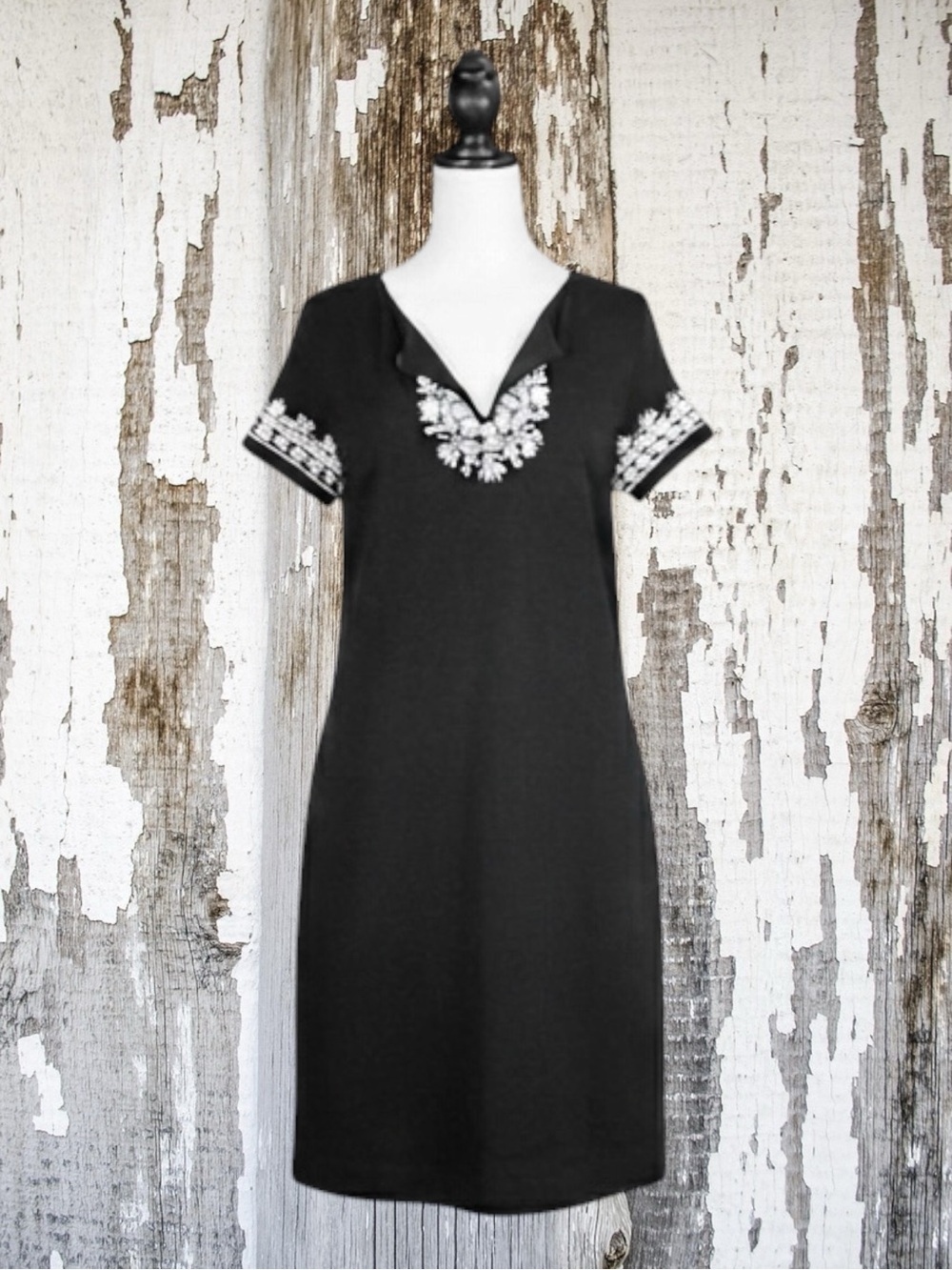 Talbots Shift Dress Black White Embroidered V-Neck 100% Cotton Boho Coastal M